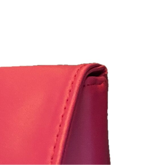 Salvatore Ferragamo Makeup Cosmetics Bag Fuscia Vegan Leather Snap Close Pockets - Picture 7 of 9